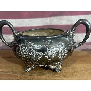Vintage E. G. Webster & Son Victorian-style silver-plated bowl - Made 1886-1928